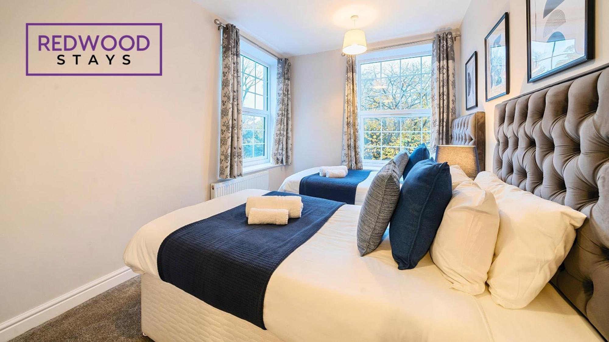 Newly Refurbished Spacious Serviced Apartment For Contractors And Families, Free Wifi & Netflix By Redwood Stays Farnborough  Exterior photo